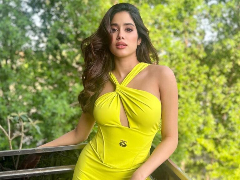 Janhvi Kapoor looks