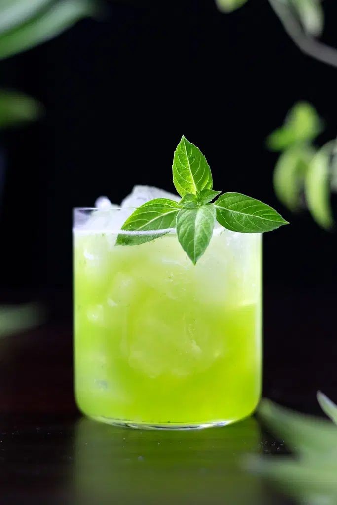 basil water