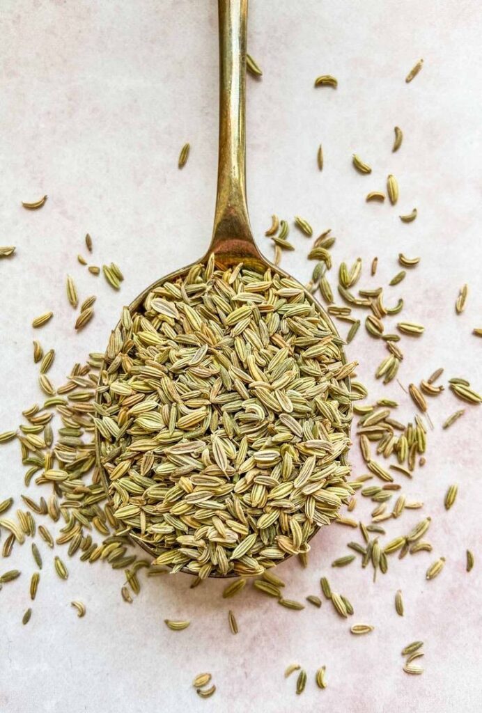 सौंफ (Fennel) को भिगोकर उसका पानी पीने से मिलते हैं ये 6 फ़ायदे