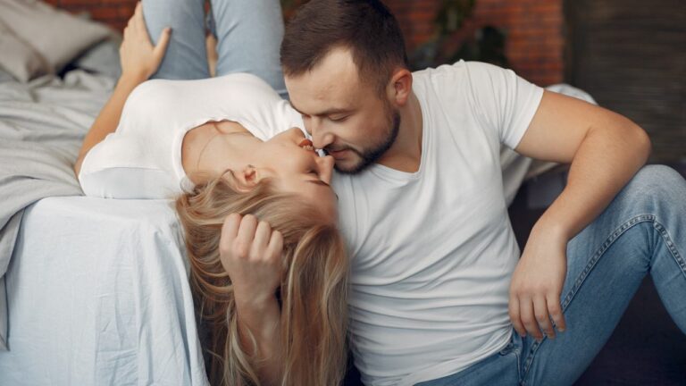 4 Zodiac Signs That Long for Physical Intimacy in Relationships