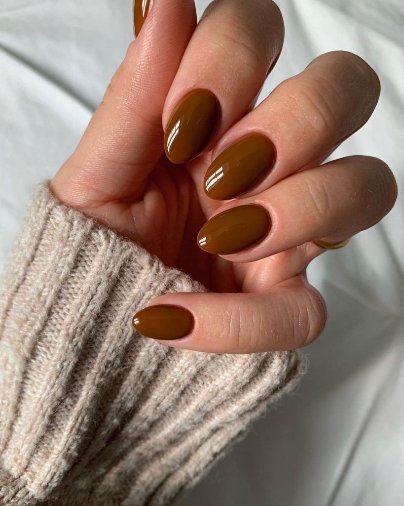Popular Fall Nail Colors 2025–2026 You’ll Be Obsessed With 12 Caramel Dream Almonds
