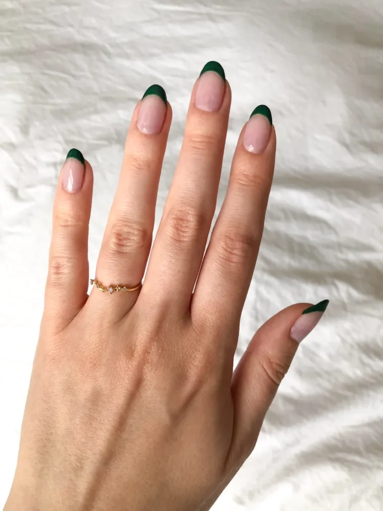Popular Fall Nail Colors 2025–2026 You’ll Be Obsessed With 27 Deep Green French Nails