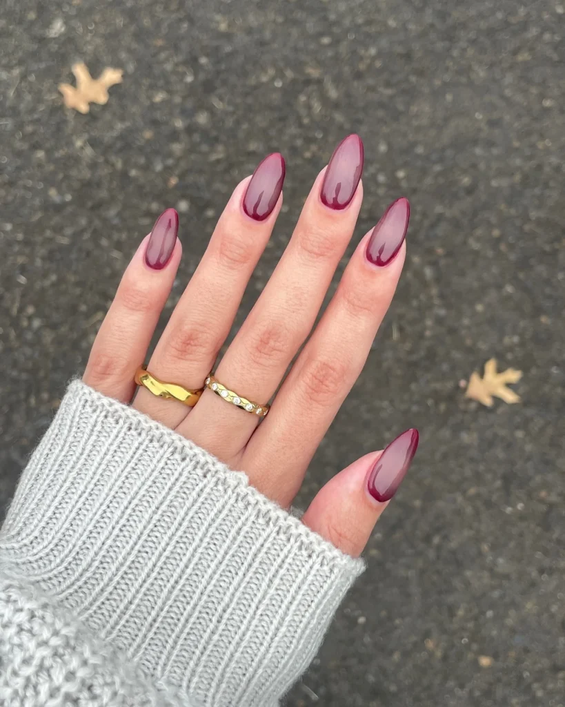 Popular Fall Nail Colors 2025–2026 You’ll Be Obsessed With 29 Mulberry Fade Almonds