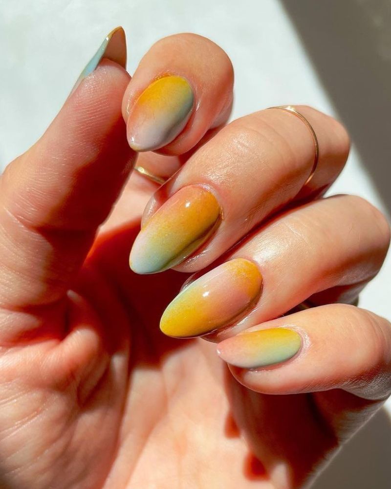Popular Fall Nail Colors 2025–2026 You’ll Be Obsessed With 19 Sunset Ombré Almond Nails