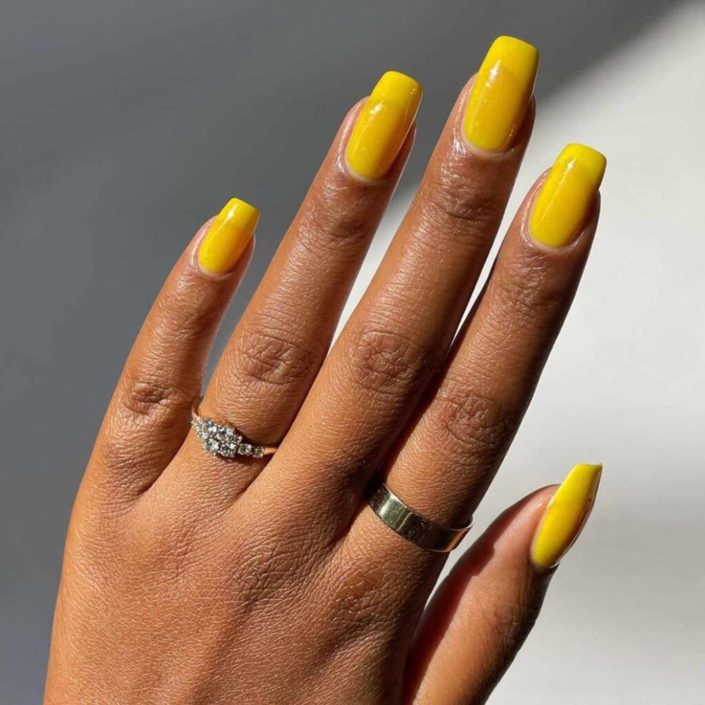 Popular Fall Nail Colors 2025–2026 You’ll Be Obsessed With 31 Vivid Yellow Square Nails